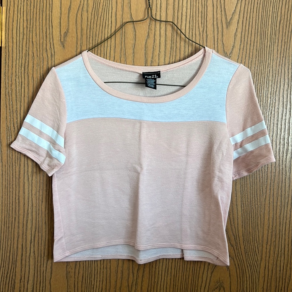 RUE21 Medium Coral pink crop top